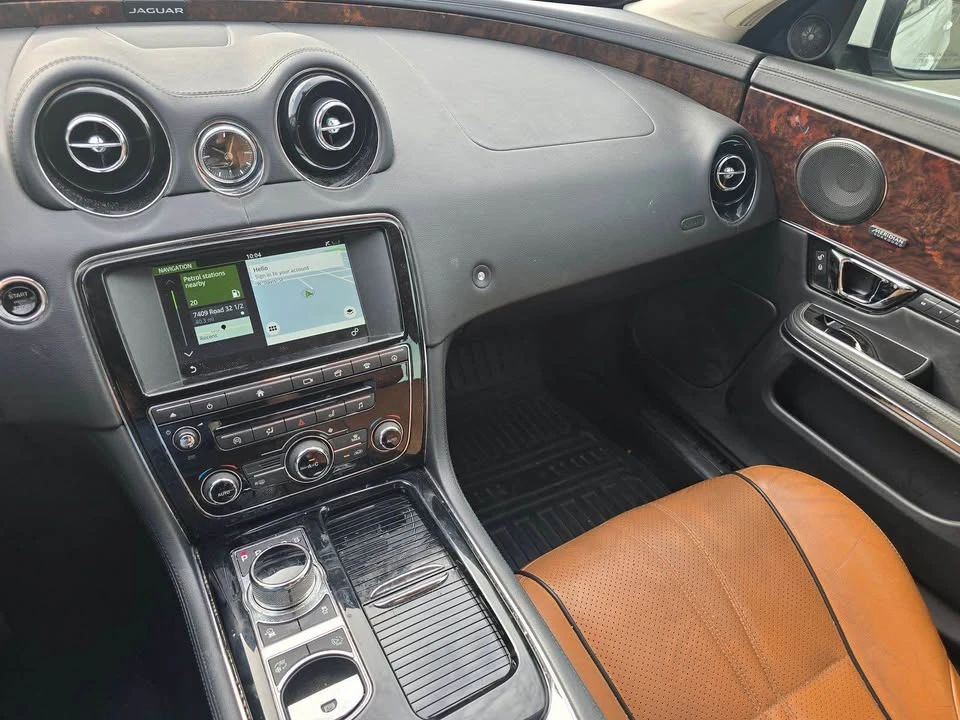 2017 Jaguar X351 XJ - Image 5 of 6