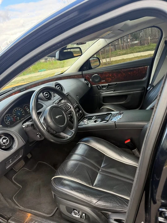 2017 Jaguar X351 XJ - Image 9 of 12
