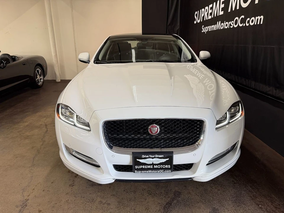 2017 Jaguar X351 XJ - Image 9 of 12