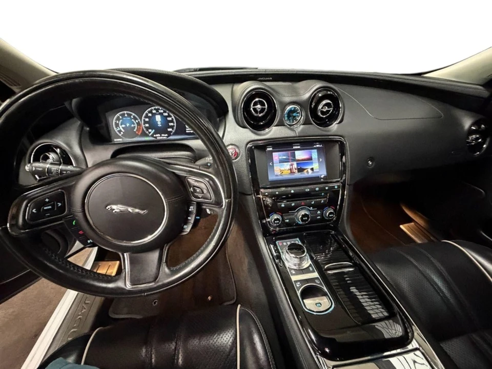 2017 Jaguar X351 XJ - Image 13 of 21