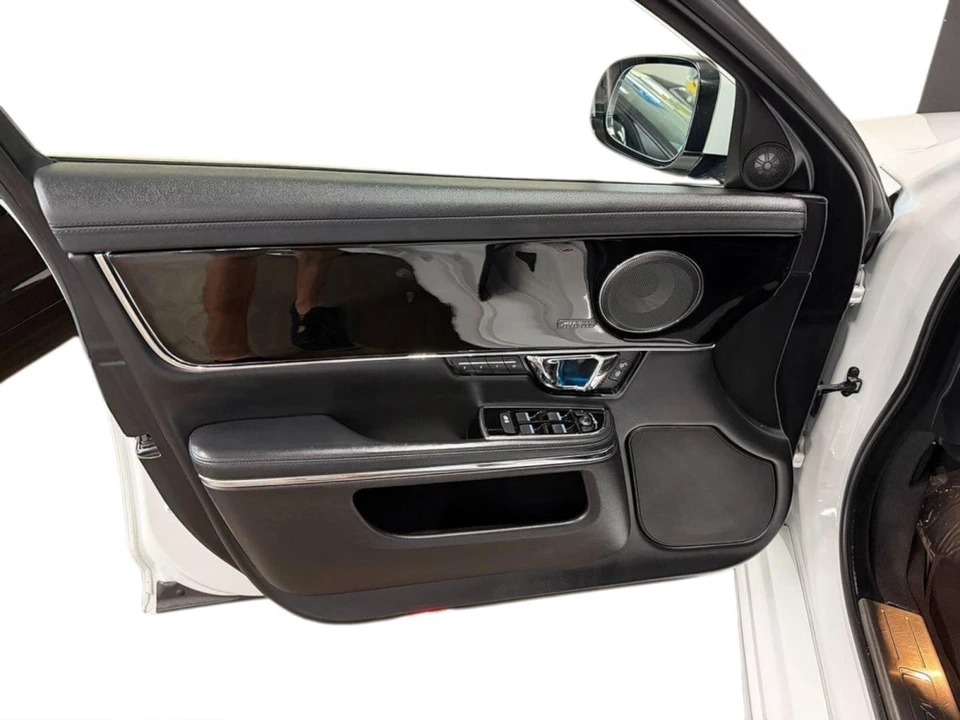 2017 Jaguar X351 XJ - Image 14 of 21