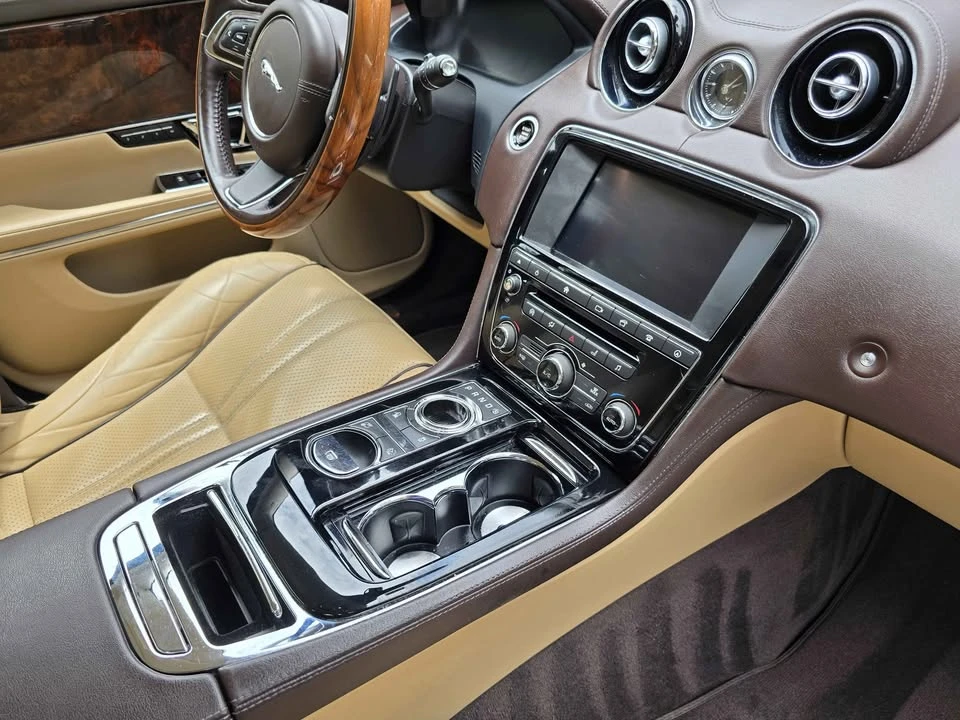 2017 Jaguar X351 XJ - Image 12 of 20