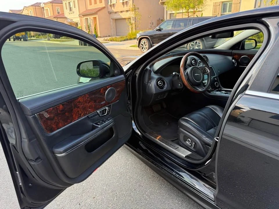 2017 Jaguar X351 XJ - Image 9 of 16