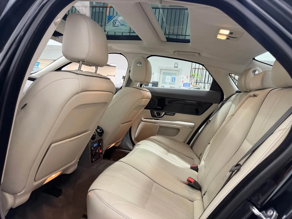 2017 Jaguar X351 XJ - Image 19 of 19