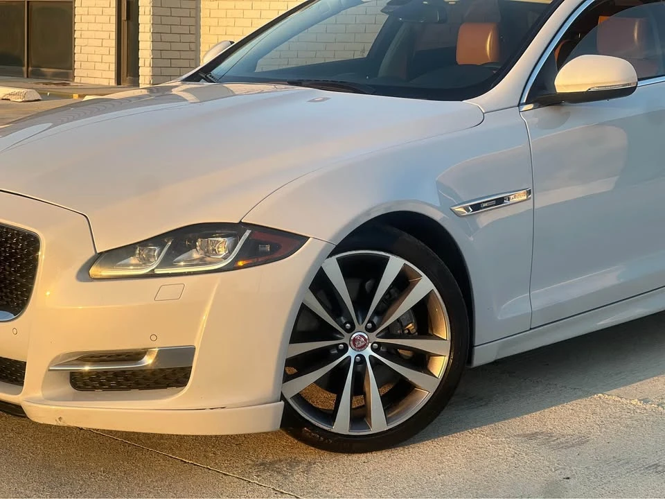 2017 Jaguar X351 XJ - Image 4 of 20