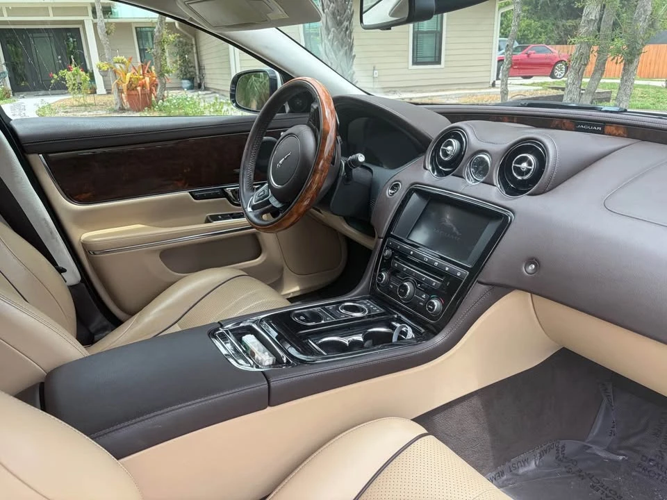 2017 Jaguar X351 XJ - Image 5 of 6