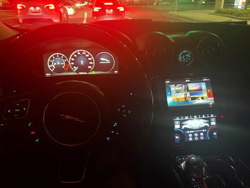2017 Jaguar X351 XJ - Image 8 of 9