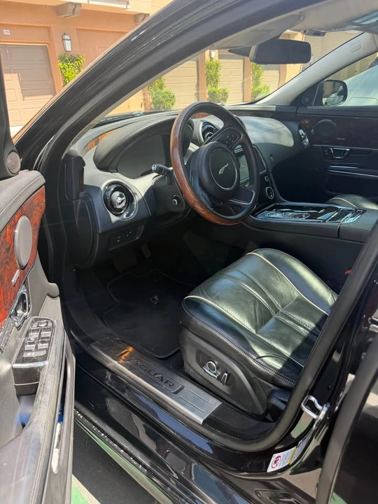 2017 Jaguar X351 XJ - Image 6 of 9