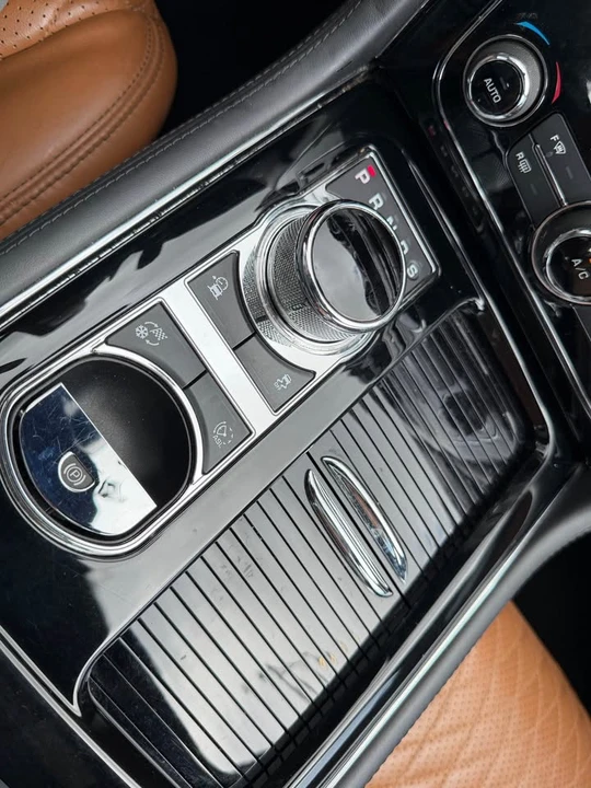 2017 Jaguar X351 XJ - Image 9 of 17