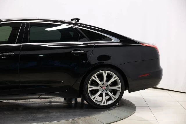 2017 Jaguar X351 XJ - Image 8 of 12