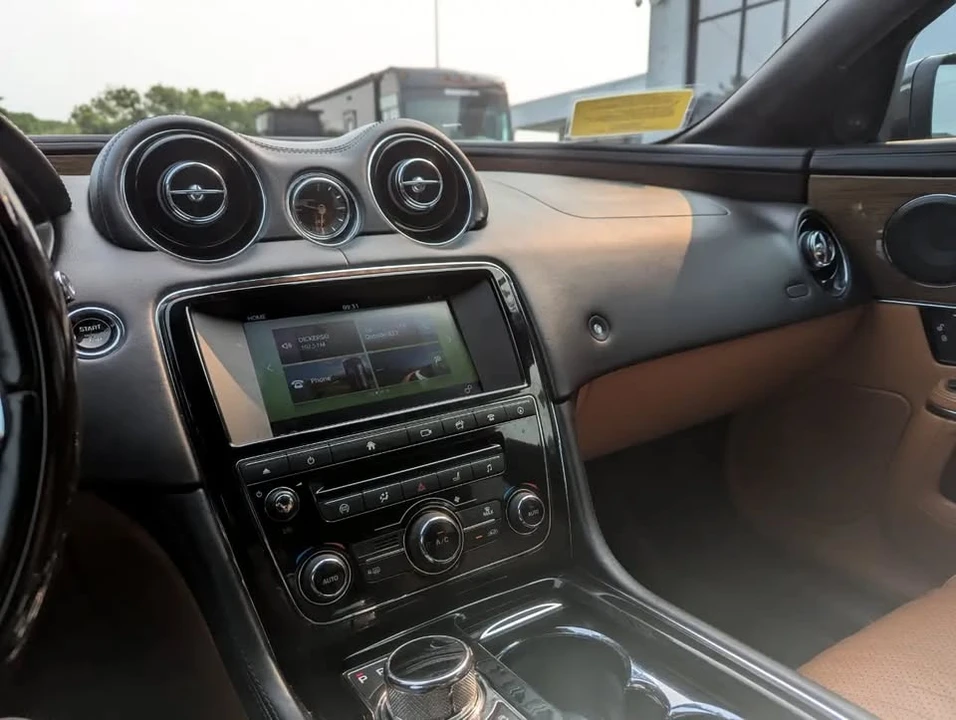 2017 Jaguar X351 XJ - Image 12 of 21