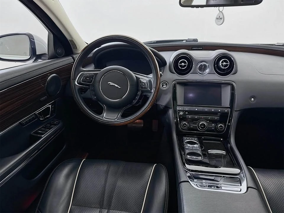 2017 Jaguar X351 XJR - Image 14 of 20