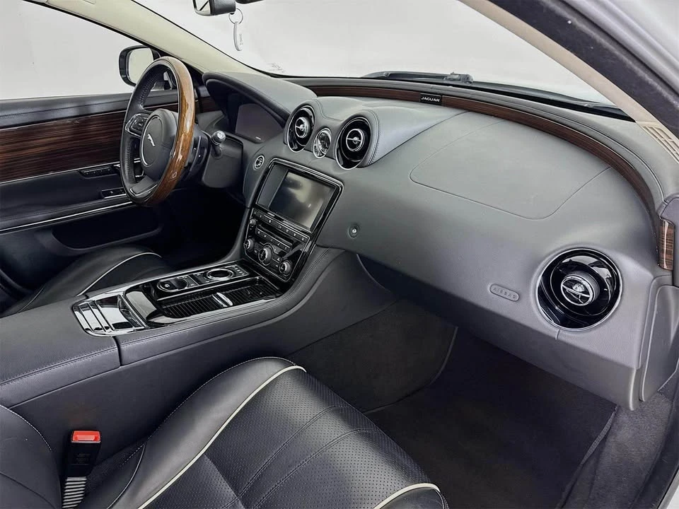 2017 Jaguar X351 XJR - Image 19 of 20