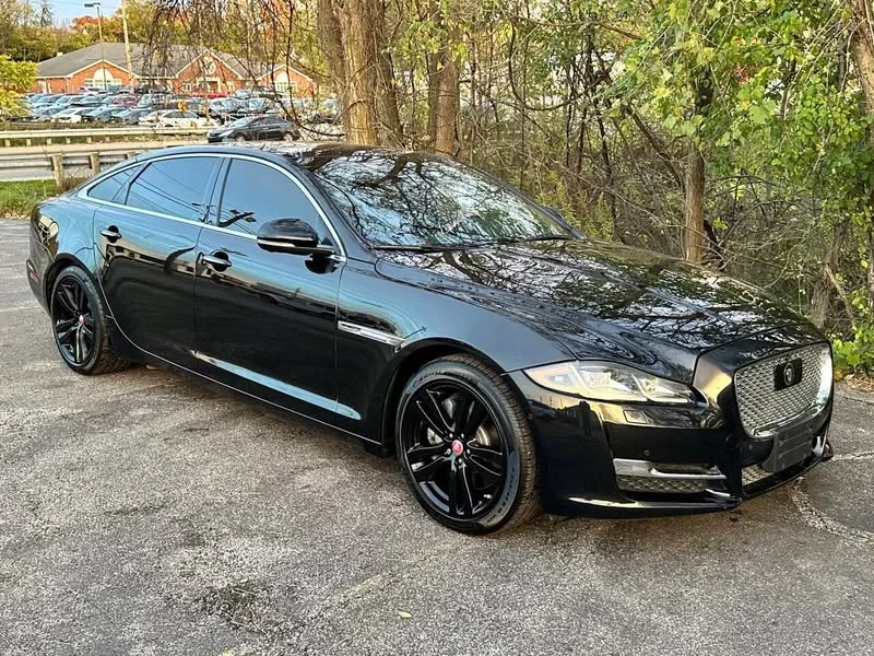 2017 Jaguar X351 XJ - Image 3 of 16