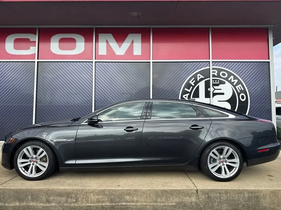 2017 Jaguar X351 XJ - Image 4 of 20