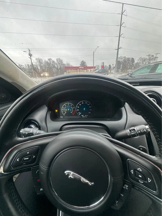 2017 Jaguar X351 XJ - Image 6 of 9