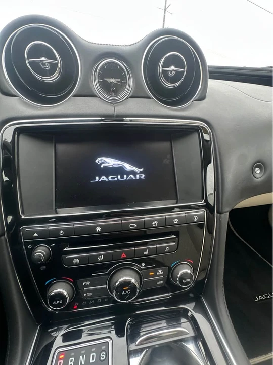2017 Jaguar X351 XJ - Image 5 of 9