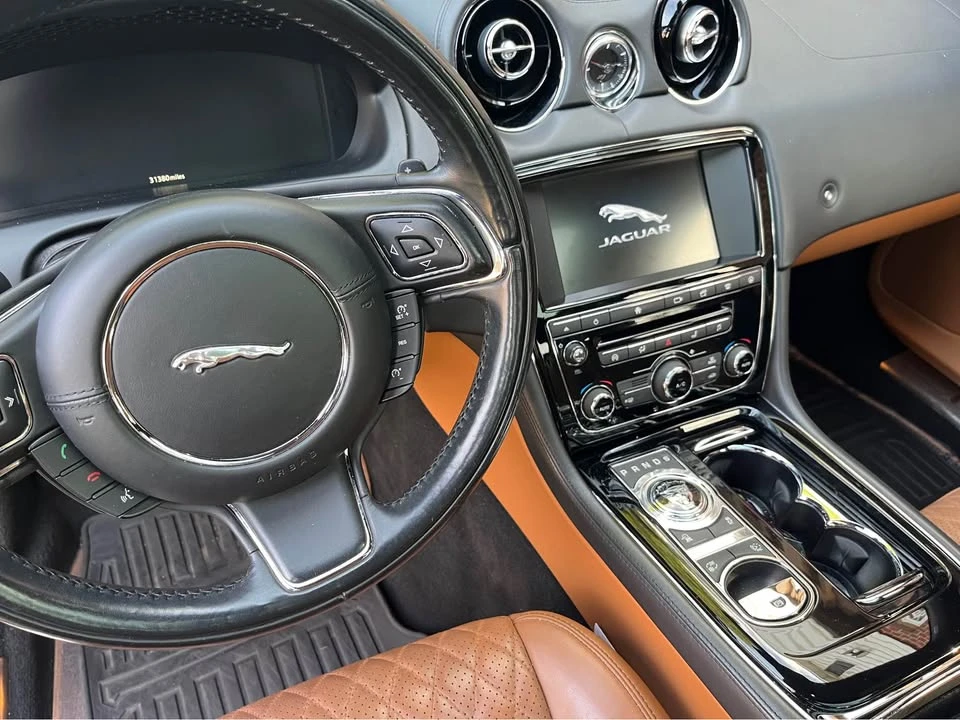 2017 Jaguar X351 XJ - Image 7 of 11