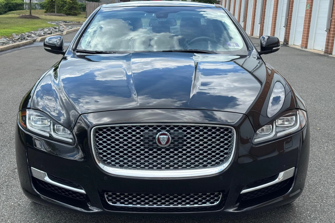 2017 Jaguar X351 XJ - Image 2 of 31