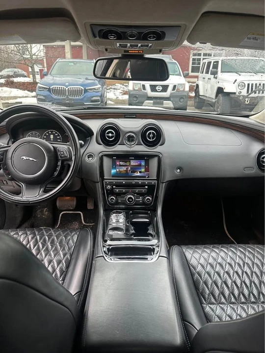 2017 Jaguar X351 XJ - Image 7 of 10