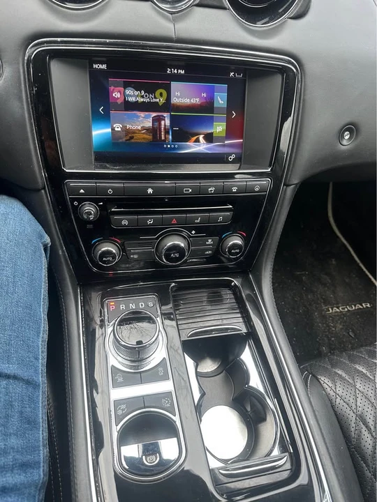 2017 Jaguar X351 XJ - Image 8 of 10