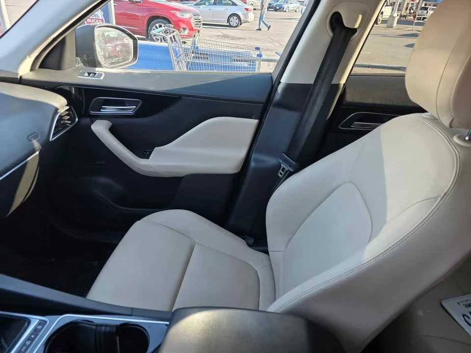 2017 Jaguar F-Pace - Image 10 of 10