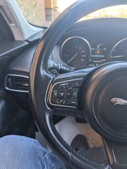 2017 Jaguar F-Pace - Image 11 of 20