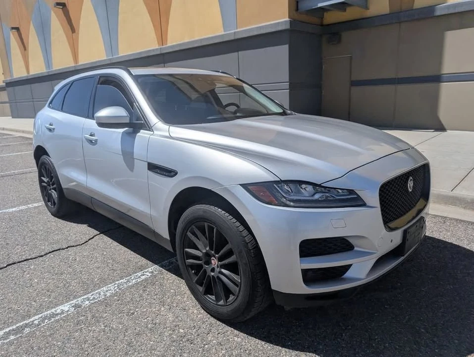 2017 Jaguar F-Pace - Image 5 of 20