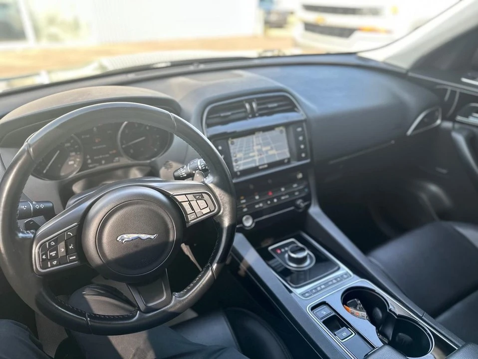 2017 Jaguar F-Pace - Image 13 of 20