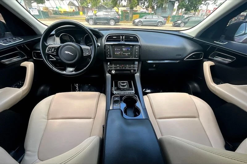 2017 Jaguar F-Pace - Image 15 of 20