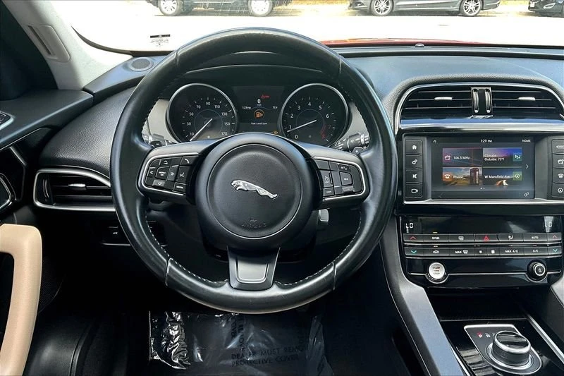 2017 Jaguar F-Pace - Image 5 of 20