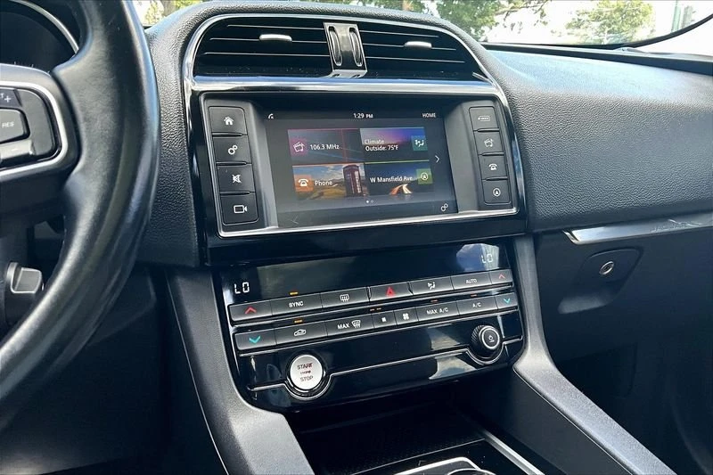 2017 Jaguar F-Pace - Image 6 of 20