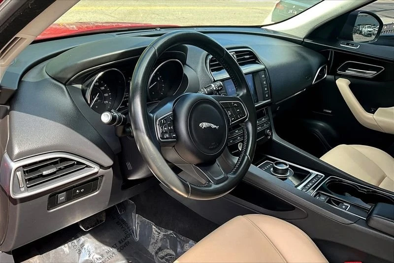 2017 Jaguar F-Pace - Image 13 of 20