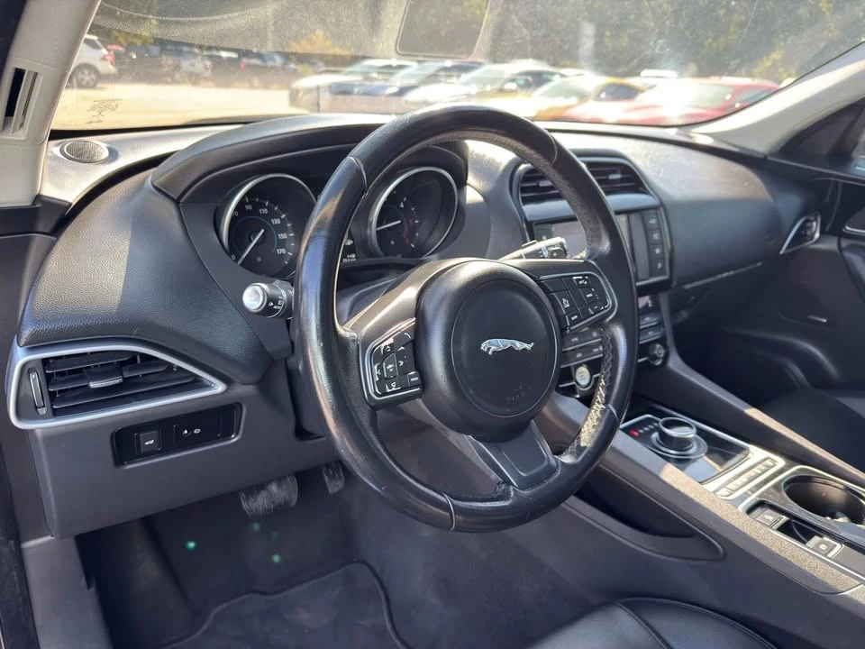 2017 Jaguar F-Pace - Image 10 of 18