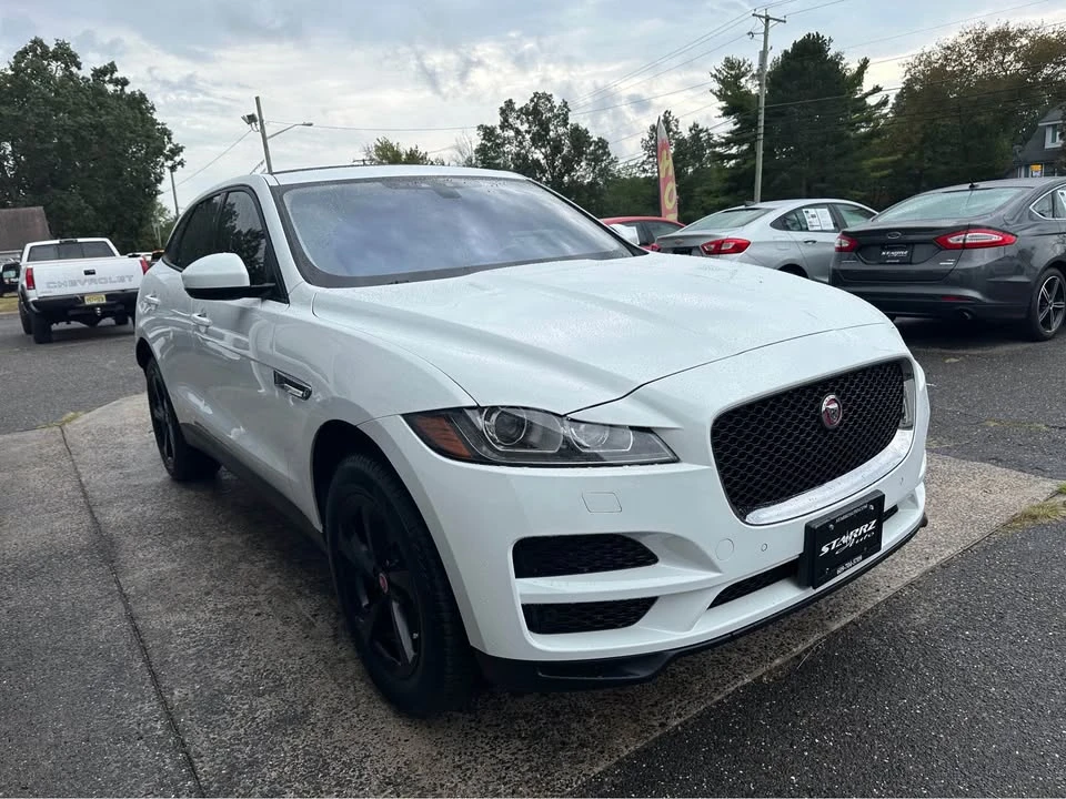2017 Jaguar F-Pace - Image 3 of 13