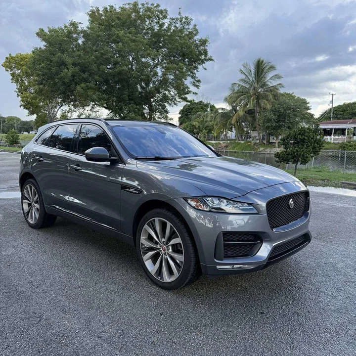 2017 Jaguar F-Pace - Image 10 of 19