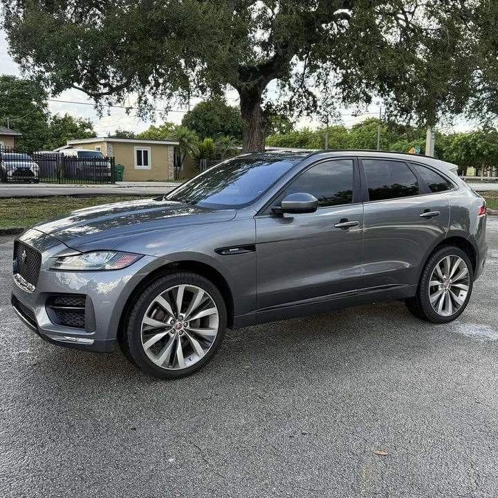 2017 Jaguar F-Pace - Image 2 of 19