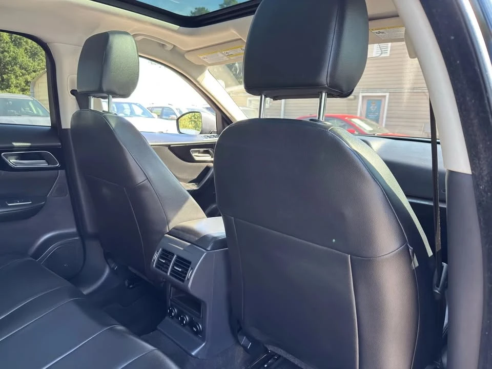 2017 Jaguar F-Pace - Image 17 of 18