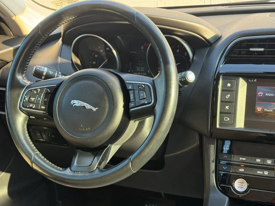 2017 Jaguar F-Pace - Image 13 of 19