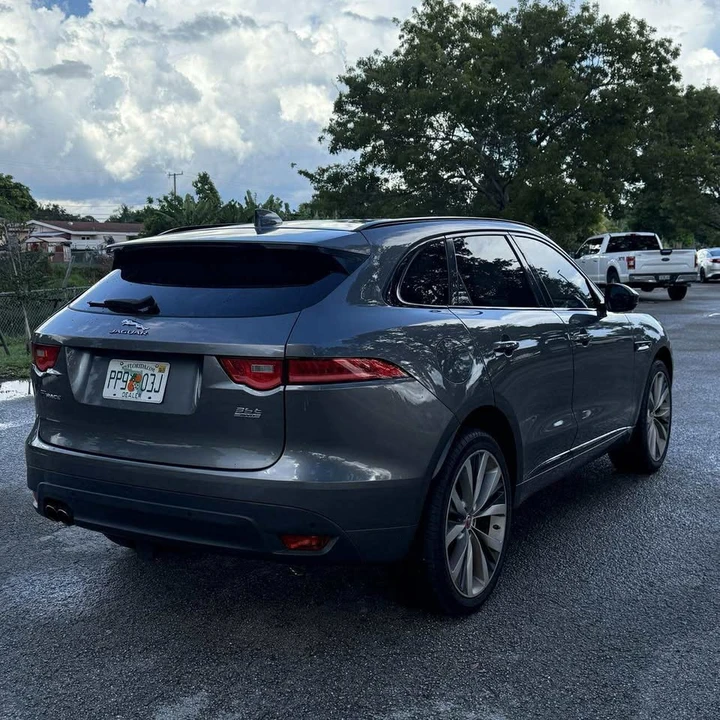 2017 Jaguar F-Pace - Image 4 of 19