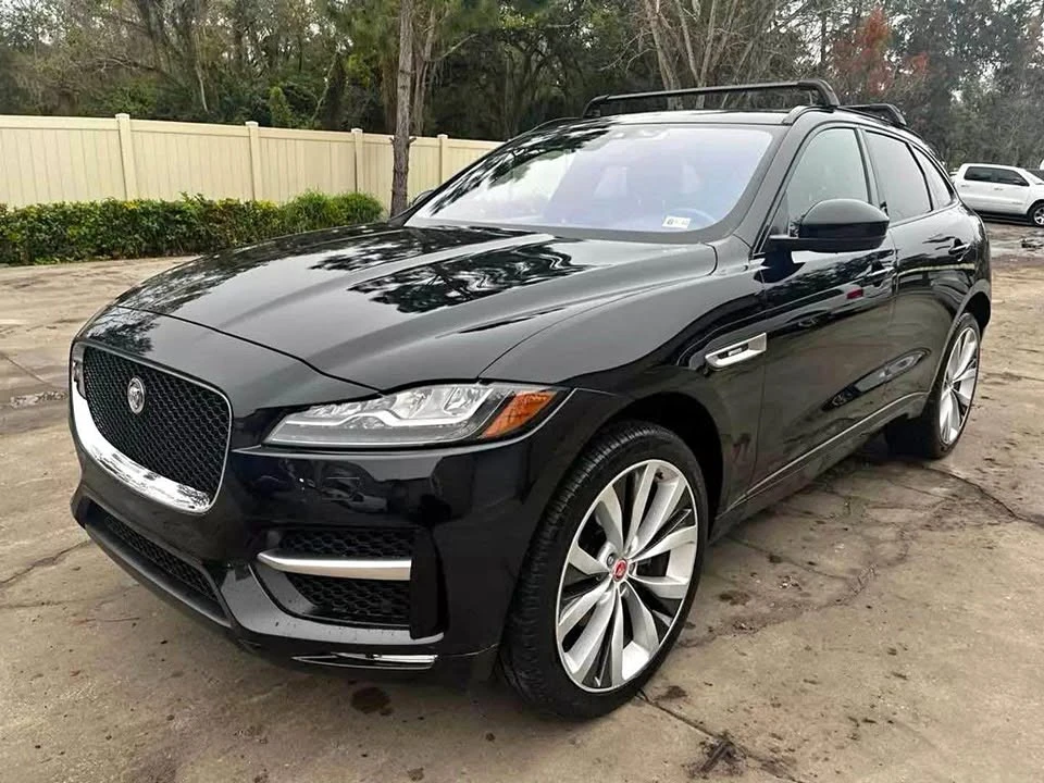 2017 Jaguar F-Pace - Image 2 of 9
