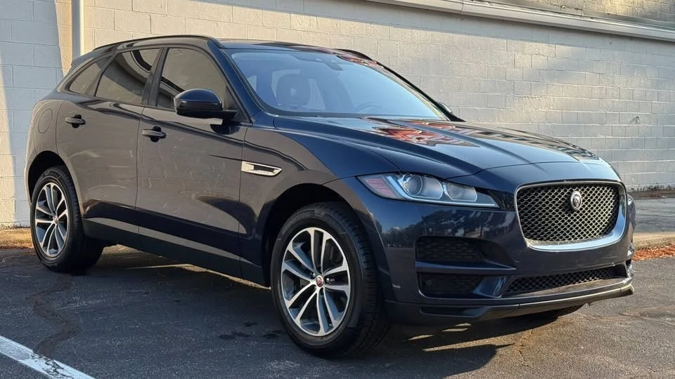 2017 Jaguar F-Pace - Image 2 of 19