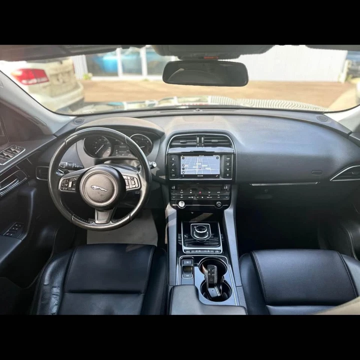 2017 Jaguar F-Pace - Image 16 of 17
