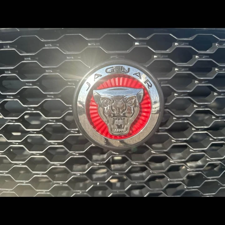 2017 Jaguar F-Pace - Image 9 of 17