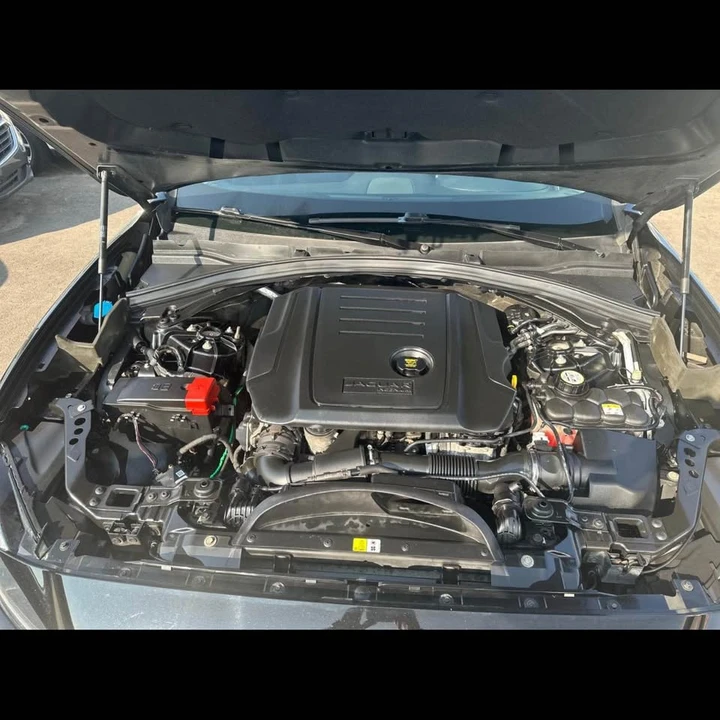 2017 Jaguar F-Pace - Image 10 of 17