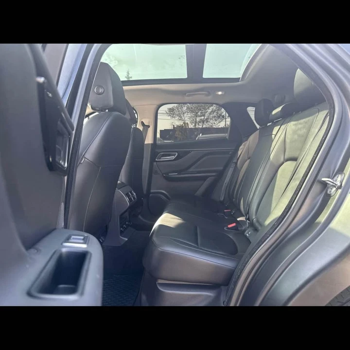 2017 Jaguar F-Pace - Image 12 of 17