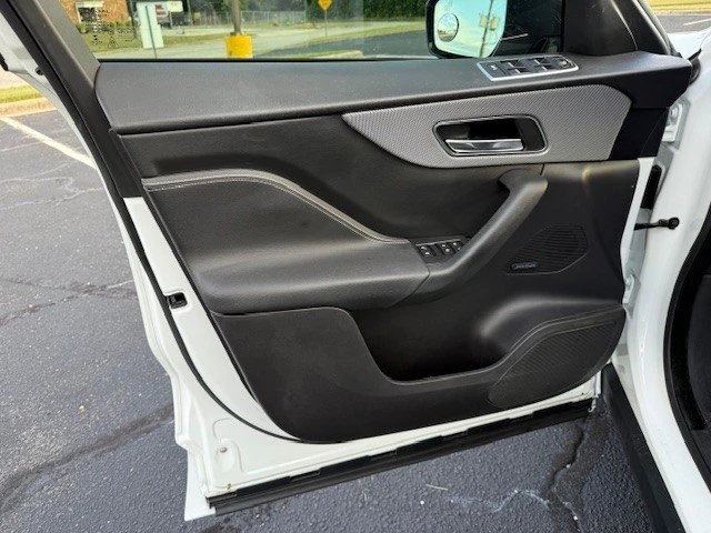 2017 Jaguar F-Pace - Image 20 of 20