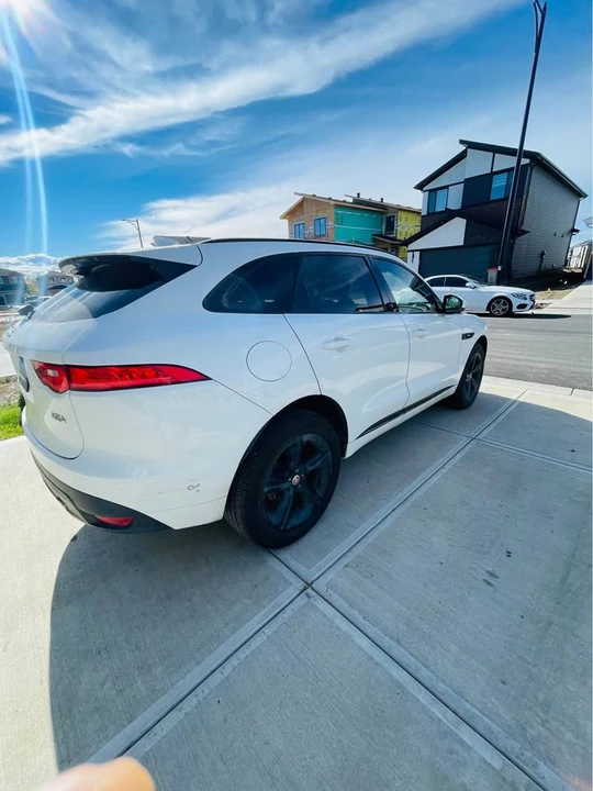 2017 Jaguar F-Pace - Image 3 of 9