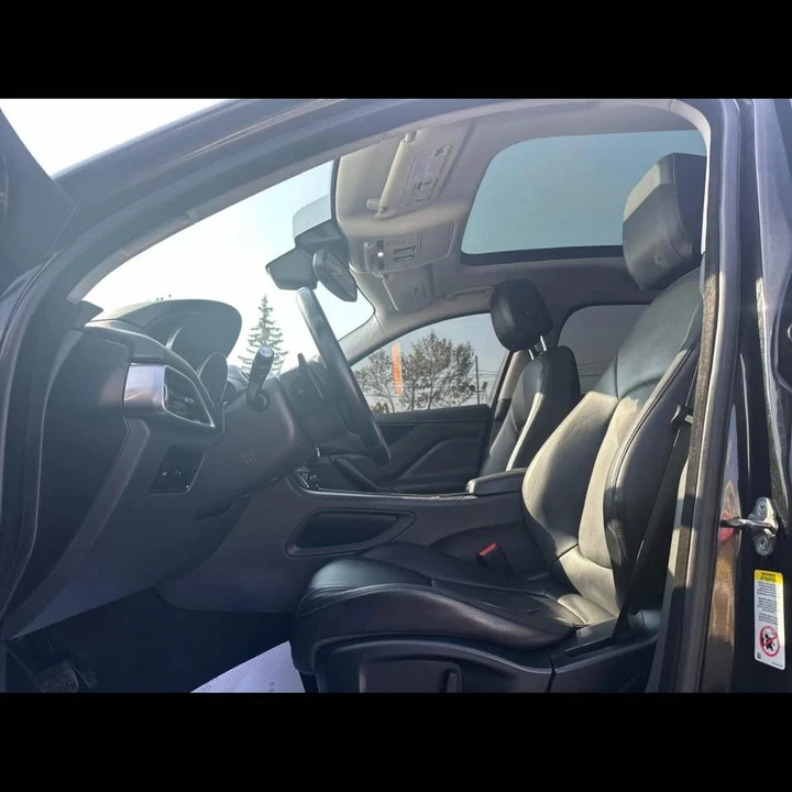 2017 Jaguar F-Pace - Image 11 of 17