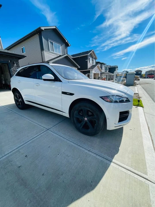 2017 Jaguar F-Pace - Image 2 of 9